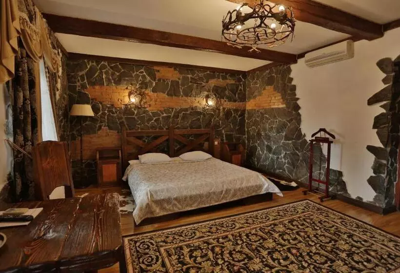 هتل Fortetsya Hetmana