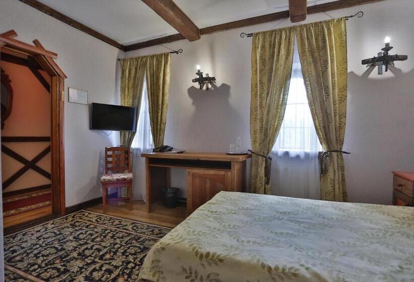 هتل Fortetsya Hetmana