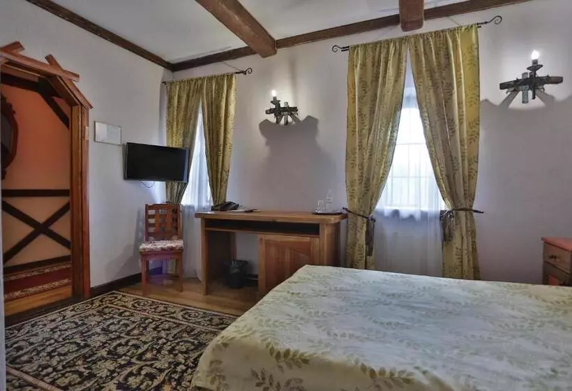 هتل Fortetsya Hetmana