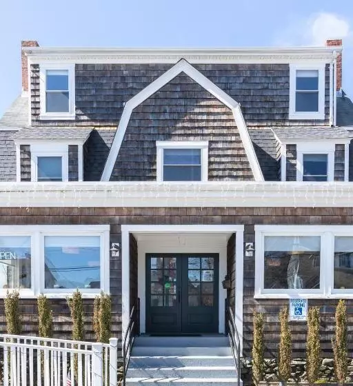 هاستل Rhea S Inn