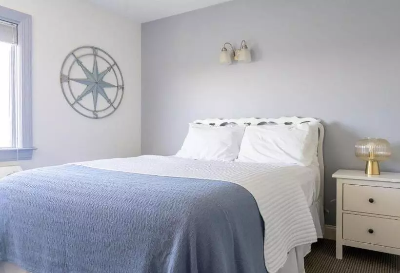 هاستل Rhea S Inn