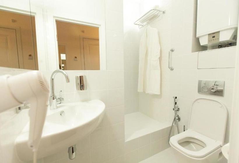 Apart Naumov Sretenka