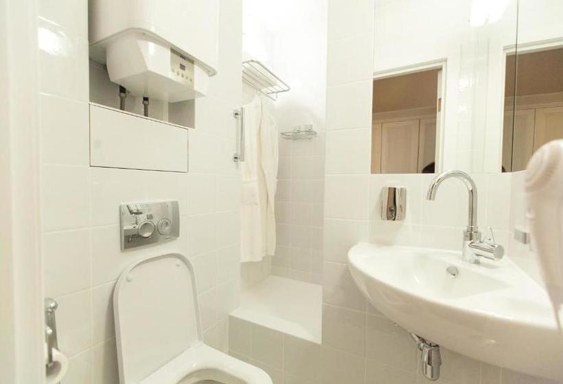 Apart Naumov Sretenka