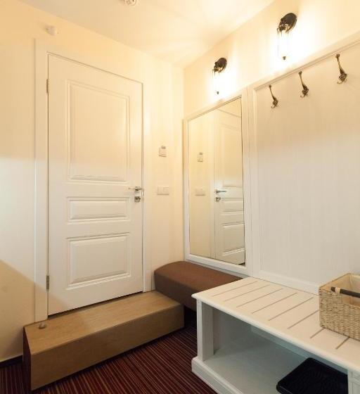 Apart Naumov Sretenka