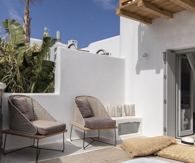 Adorno Beach Hotel And Suites