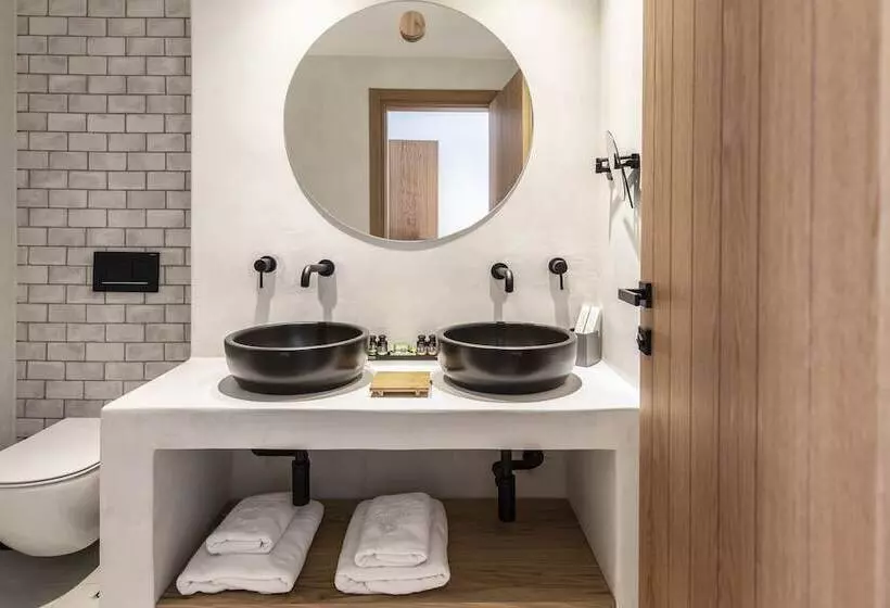 Adorno Beach Hotel And Suites