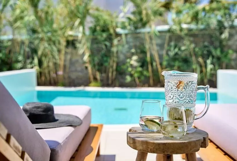 Adorno Beach Hotel And Suites