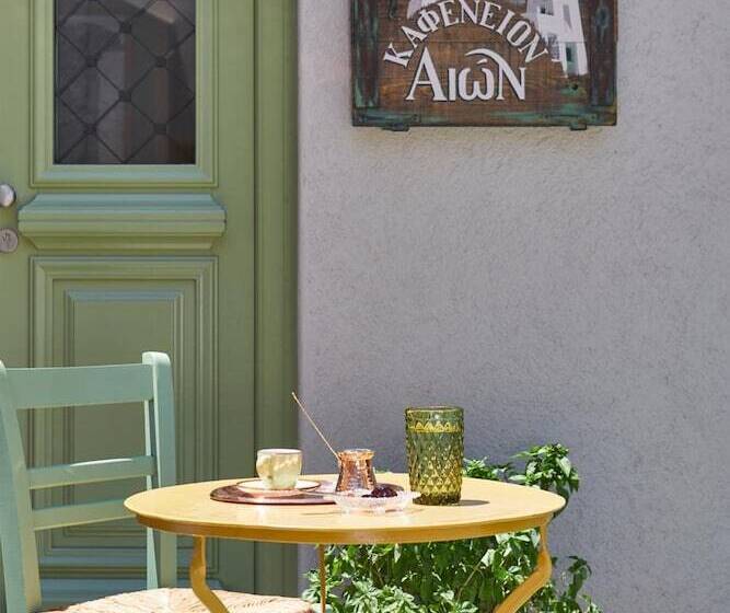 Hôtel Aeon Suites  Adults Only