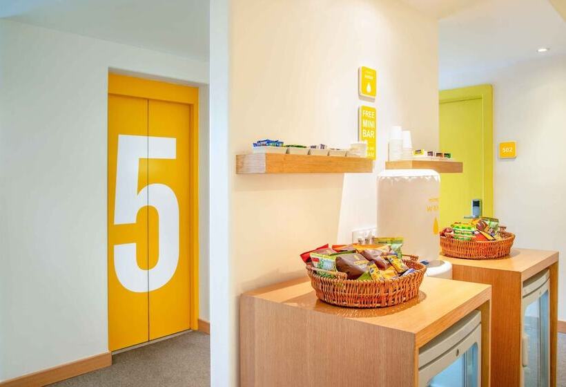 هتل Bloomrooms @ Janpath