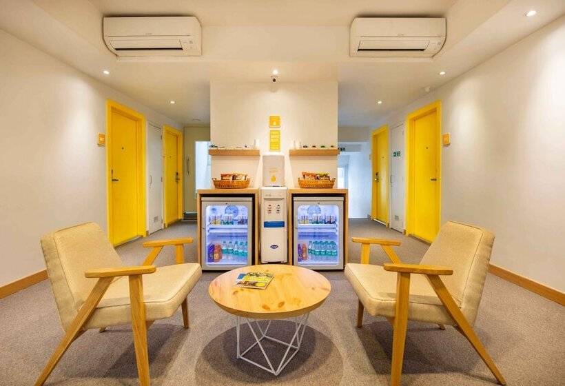 هتل Bloomrooms @ Janpath