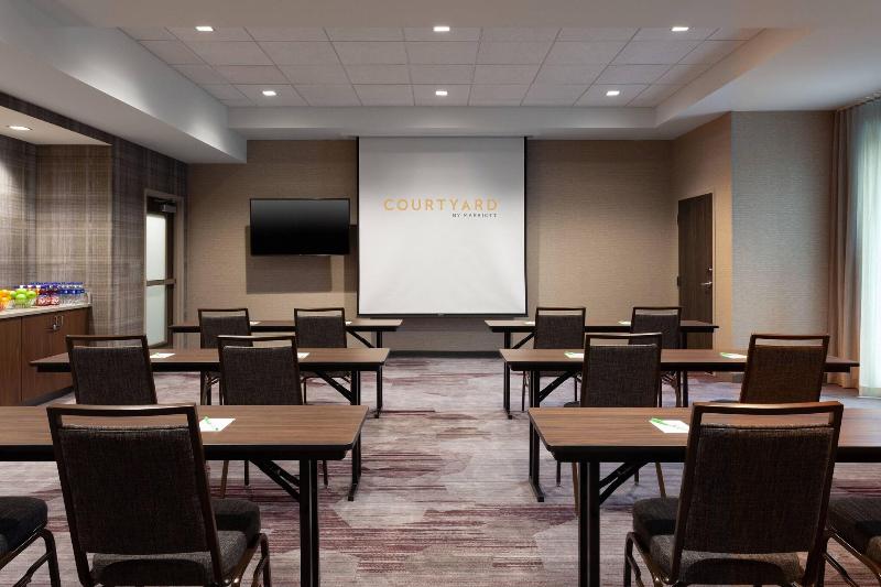 ホテル Courtyard By Marriott Winter Haven