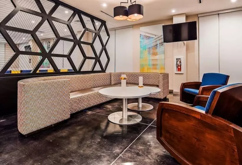 ホテル Glō Best Western Desoto Dallas