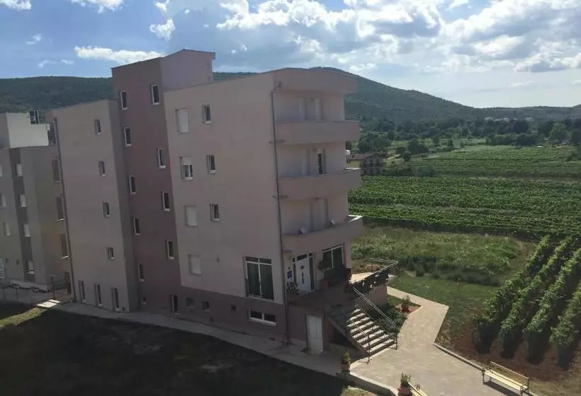 هتل Ivanković