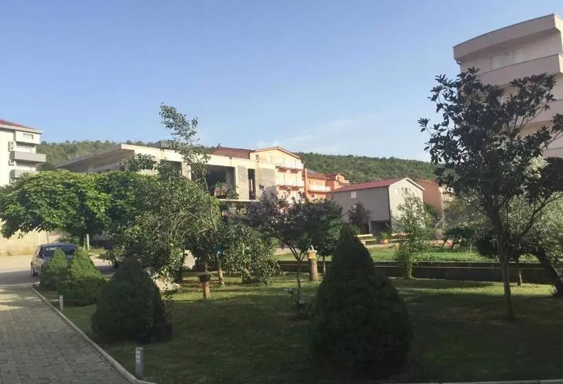 هتل Ivanković