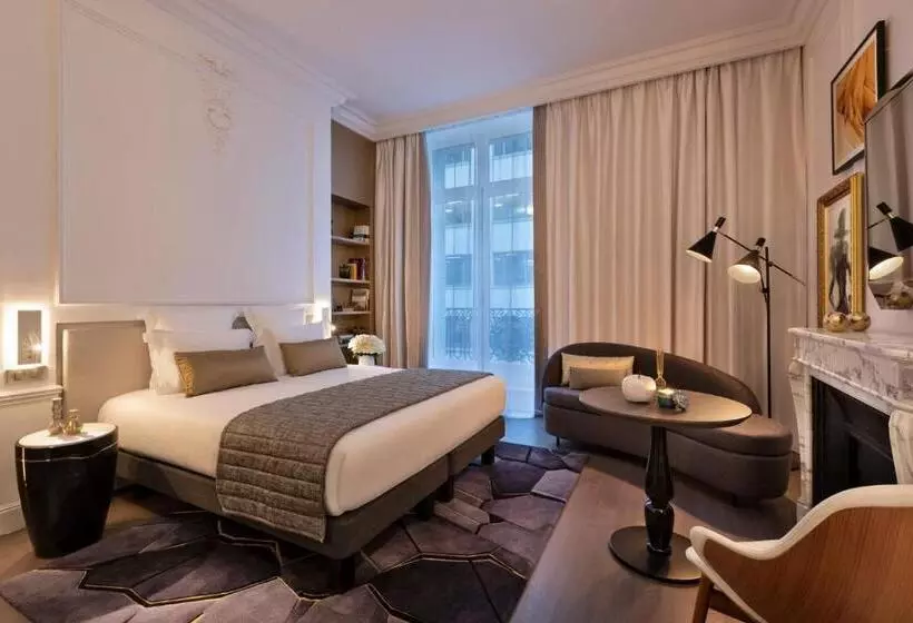 ホテル La Clef Champsélysées Paris By The Crest Collection