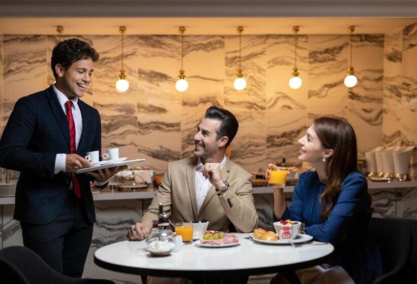 Hotel La Clef Champsélysées Paris By The Crest Collection