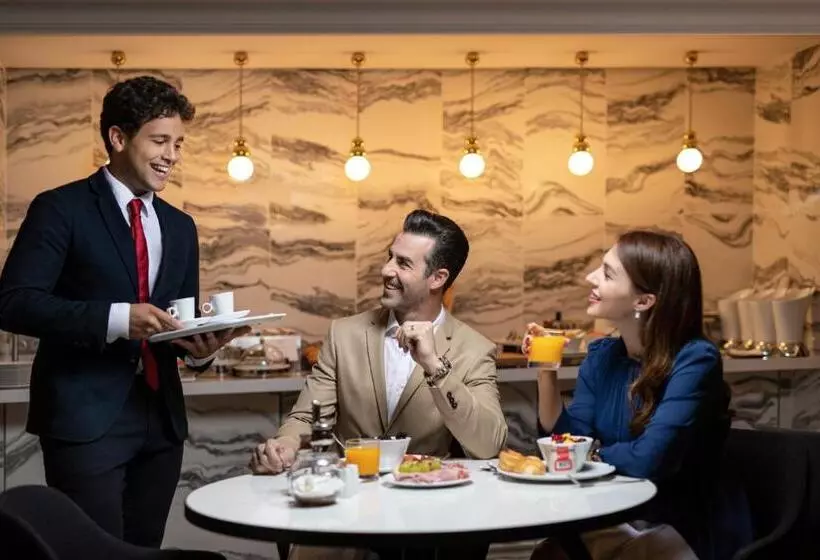 ホテル La Clef Champsélysées Paris By The Crest Collection