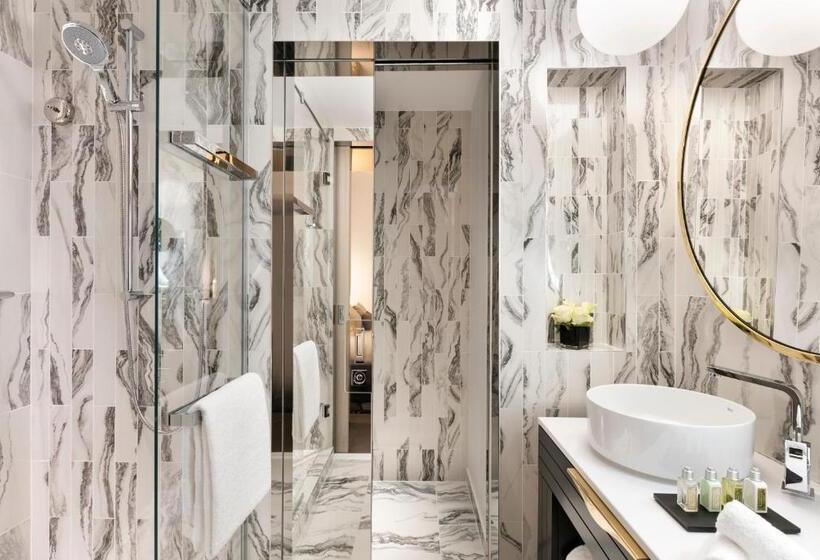 Hotel La Clef Champsélysées Paris By The Crest Collection