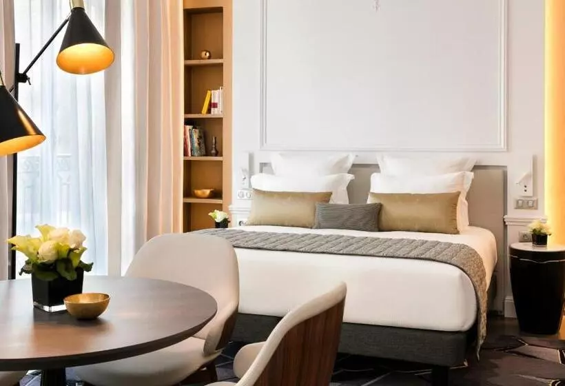 ホテル La Clef Champsélysées Paris By The Crest Collection