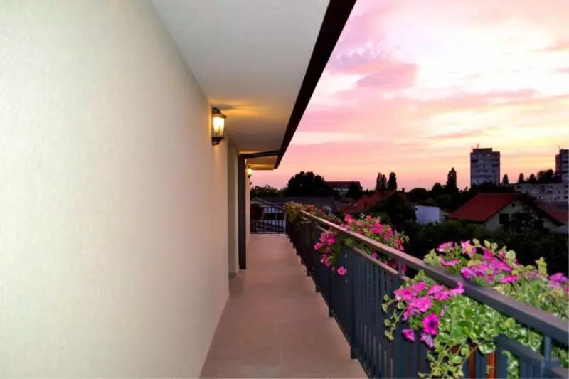 Hotelli Pension Nora Clasic