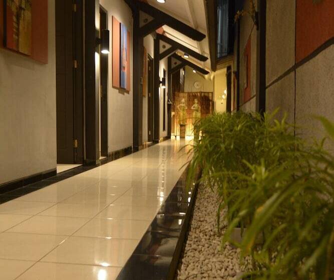 فندق Puri Chorus