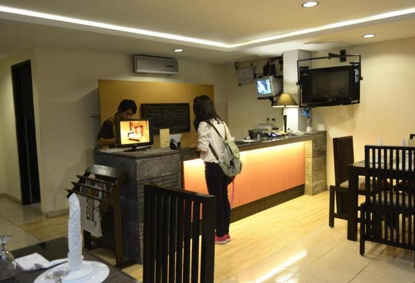 فندق Puri Chorus