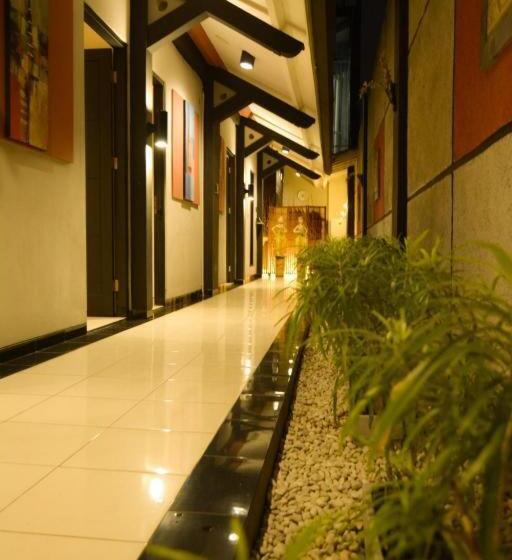 فندق Puri Chorus