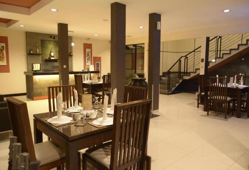 فندق Puri Chorus