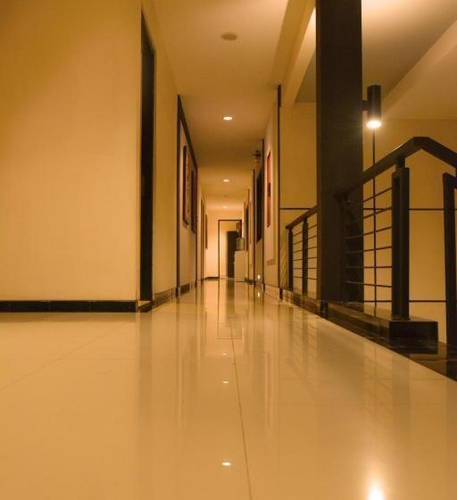 فندق Puri Chorus