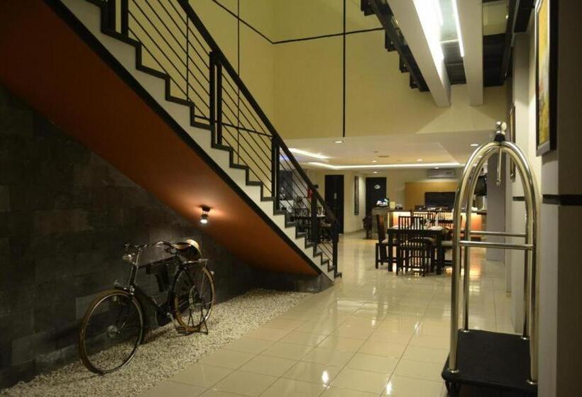 فندق Puri Chorus