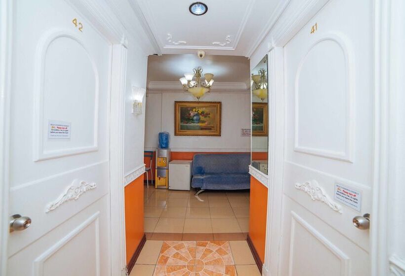 בית מלון כפרי Reddoorz @ Fields Avenue Angeles City