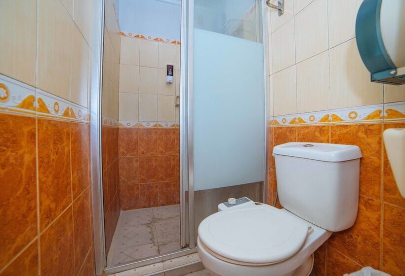 בית מלון כפרי Reddoorz @ Fields Avenue Angeles City