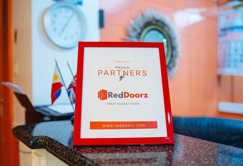 בית מלון כפרי Reddoorz @ Fields Avenue Angeles City