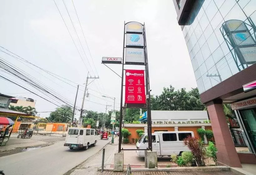 Hotelli Kaseldorzhostel Transient At Moonwalk Paranaque