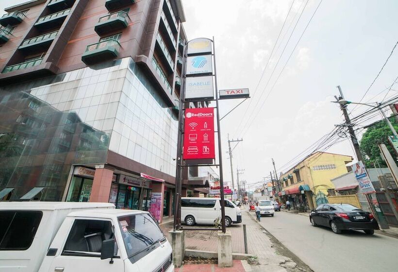 Отель Kaseldorzhostel Transient At Moonwalk Paranaque