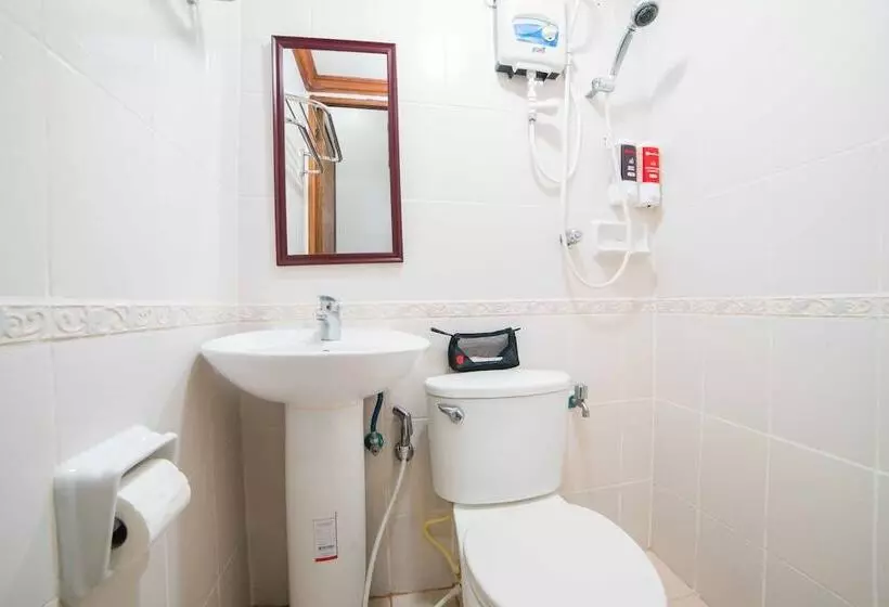 Hotelli Kaseldorzhostel Transient At Moonwalk Paranaque