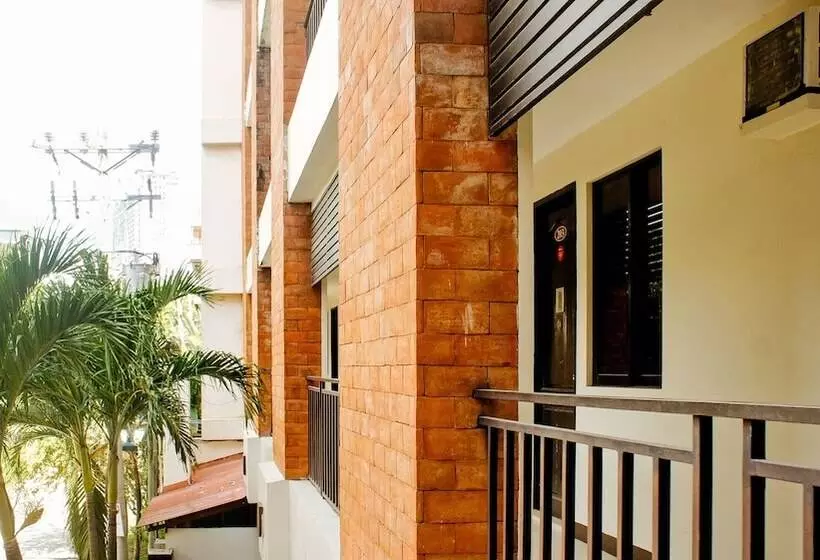 ホテル Reddoorz Plus @ Mabolo Cebu