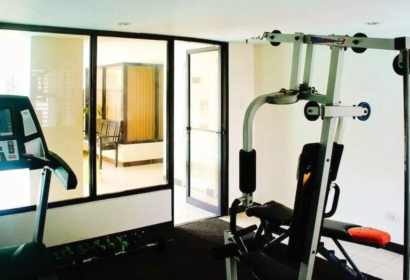 ホテル Reddoorz Plus @ Mabolo Cebu