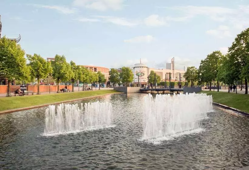 Hotelli Super 8 By Wyndham Oberhausen Am Centro