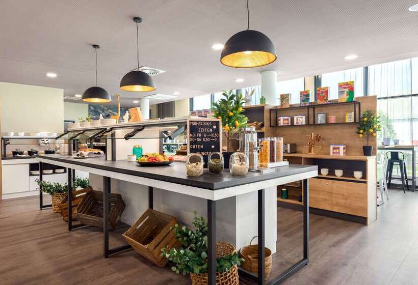 Отель Super 8 By Wyndham Oberhausen Am Centro