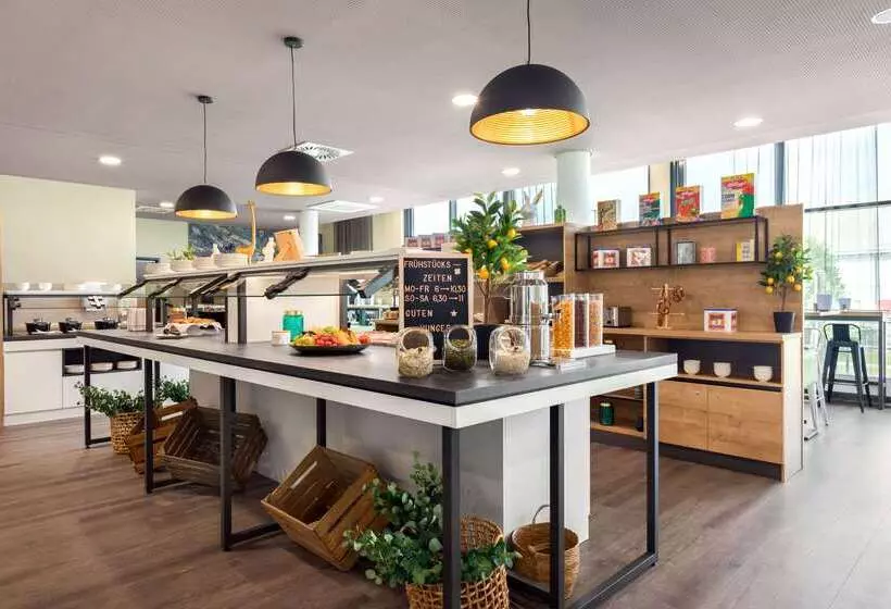 Hotelli Super 8 By Wyndham Oberhausen Am Centro