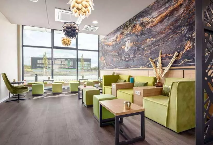 Hotelli Super 8 By Wyndham Oberhausen Am Centro