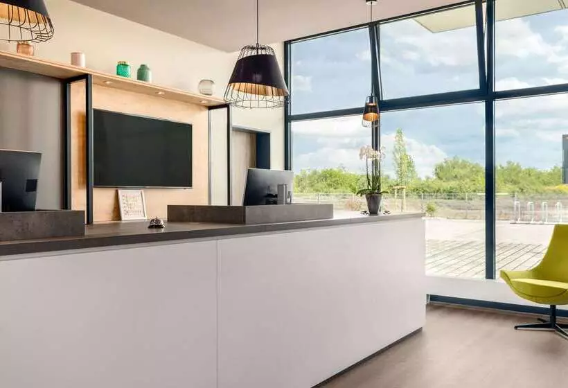 Hotelli Super 8 By Wyndham Oberhausen Am Centro