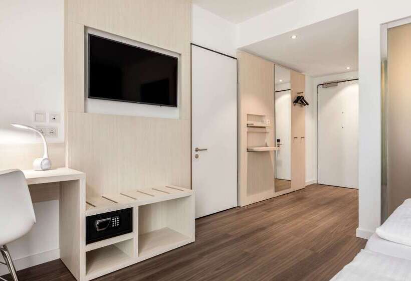 Отель Super 8 By Wyndham Oberhausen Am Centro