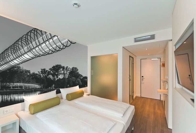 Отель Super 8 By Wyndham Oberhausen Am Centro