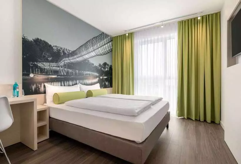 Hotelli Super 8 By Wyndham Oberhausen Am Centro