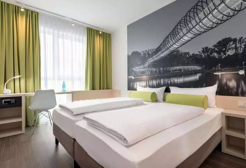 Hotelli Super 8 By Wyndham Oberhausen Am Centro
