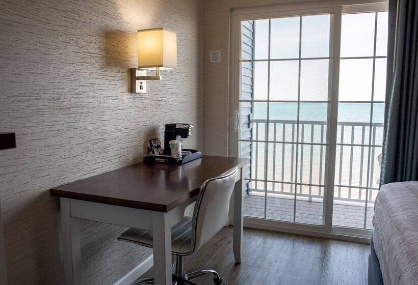 فندق The Baywatch Resort