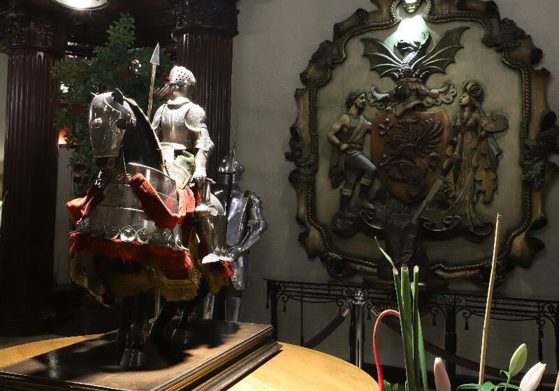 Zen Rooms Camelot Hotel Qc