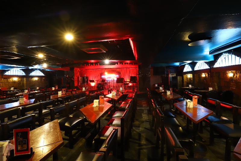 Zen Rooms Camelot Hotel Qc